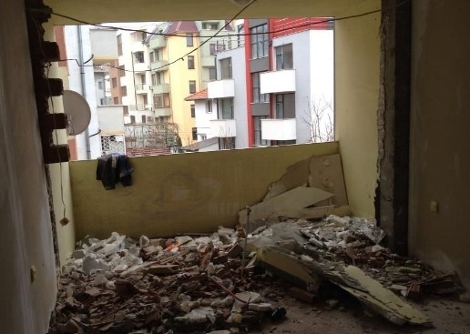 Инж. Димитър Куманов: Къртенето на стени превръща сградите в швейцарско сирене